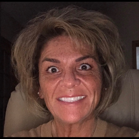 Michelle - Picture 3 of 7